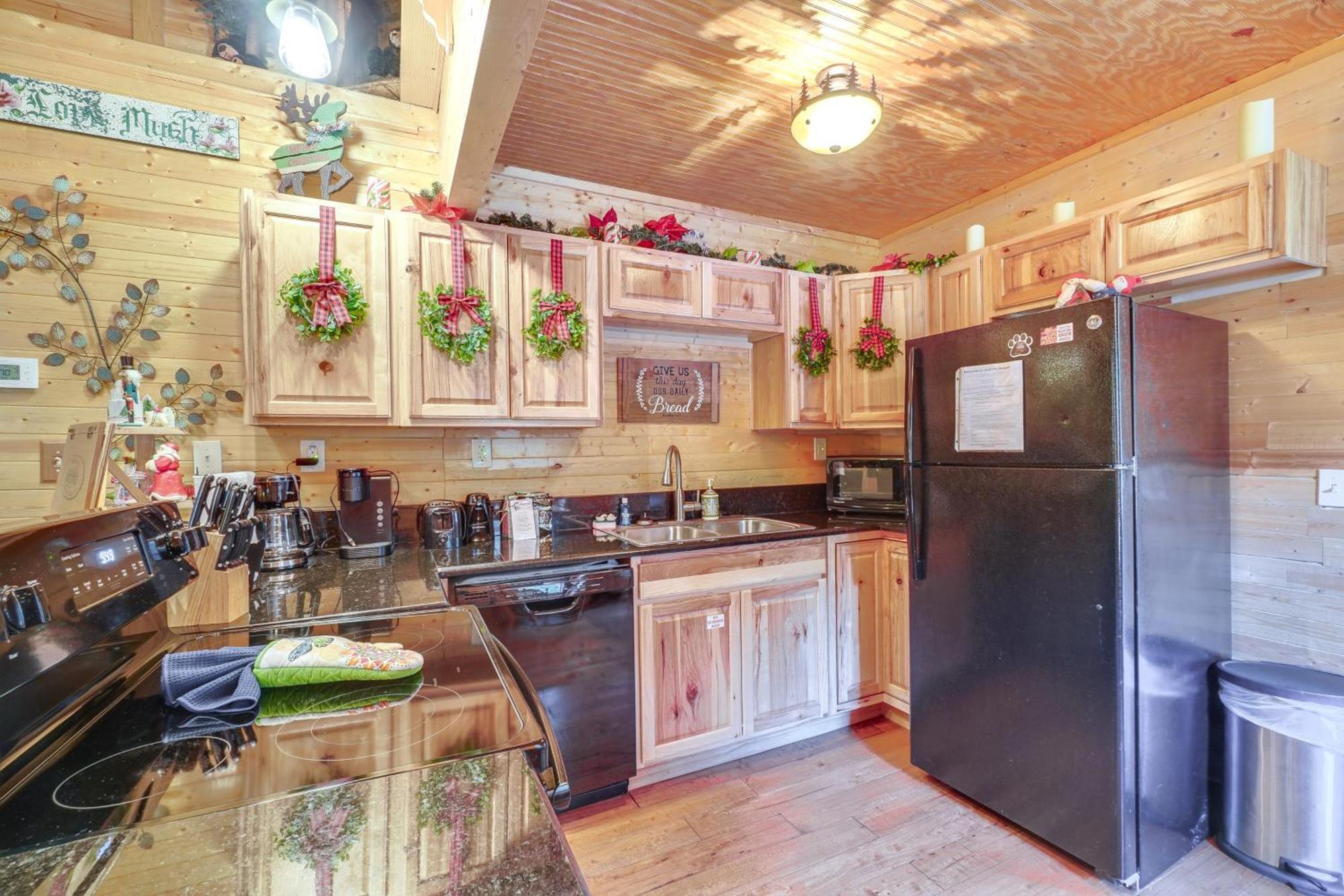 Just Fur Relaxin Sevierville Cabin With Hot Tub! Luaran gambar